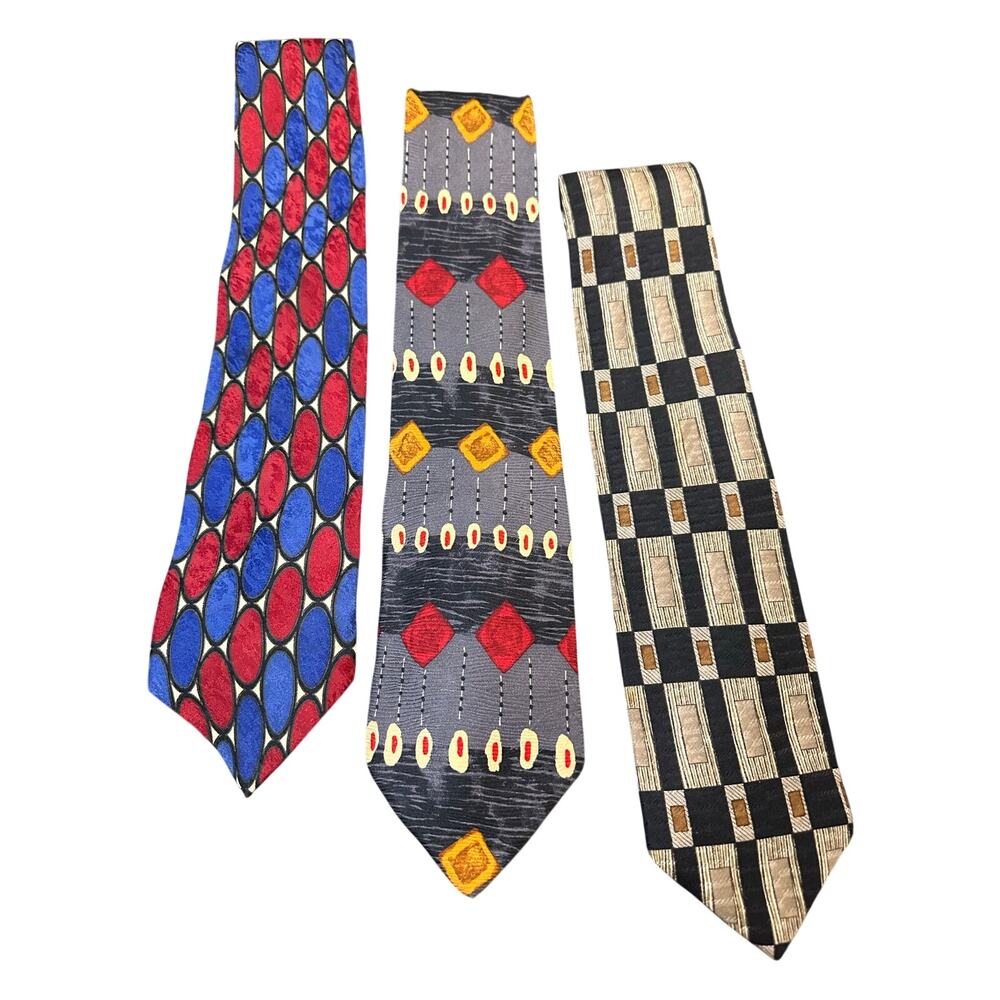 Lot of three made in Italy 100% silk ties free pin